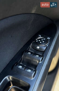 Седан Ford Fusion 2013 в 