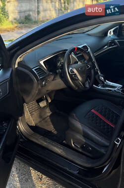 Седан Ford Fusion 2013 в 