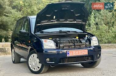 Хэтчбек Ford Fusion 2005 в 