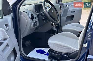 Хэтчбек Ford Fusion 2005 в 