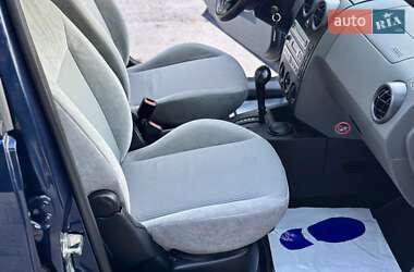 Хэтчбек Ford Fusion 2005 в 