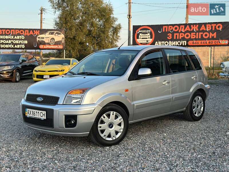 Хэтчбек Ford Fusion 2010 в 
