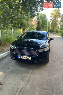 Седан Ford Fusion 2016 в 