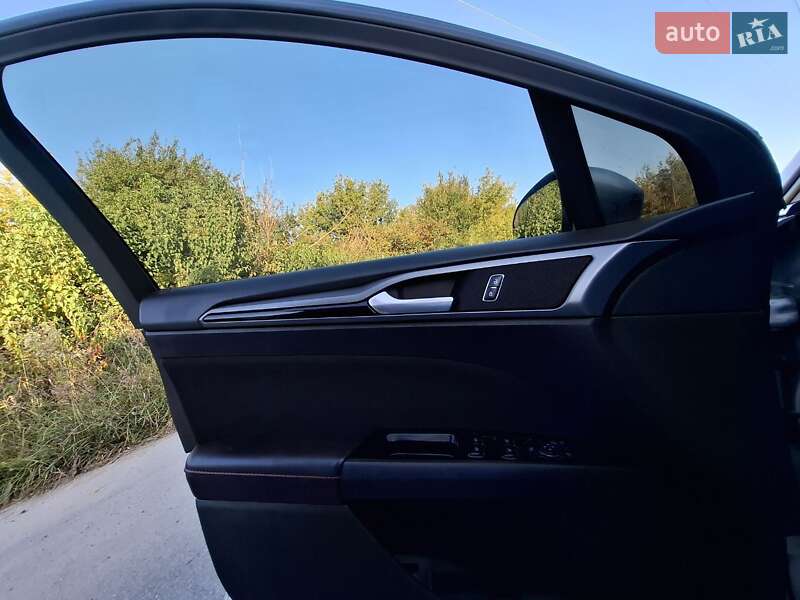 Седан Ford Fusion 2014 в Гусятине