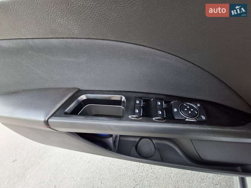 Седан Ford Fusion 2014 в Гусятине