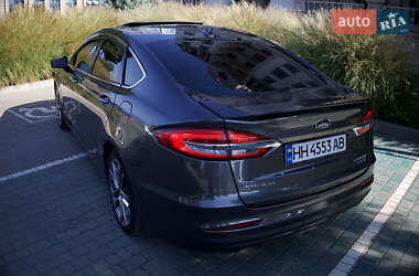 Седан Ford Fusion 2019 в 