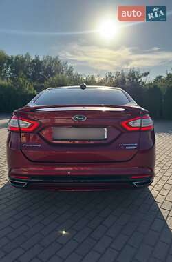 Седан Ford Fusion 2013 в 