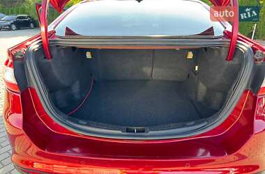 Седан Ford Fusion 2013 в 