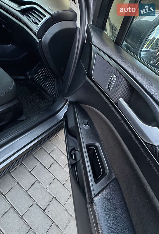 Седан Ford Fusion 2018 в Тернополе