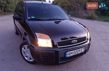 Хэтчбек Ford Fusion 2005 в 