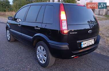 Хэтчбек Ford Fusion 2005 в 
