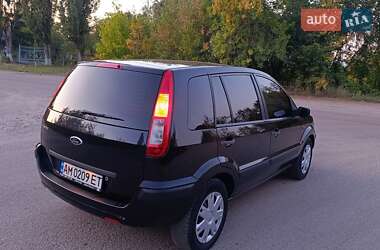 Хэтчбек Ford Fusion 2005 в 