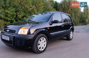 Хэтчбек Ford Fusion 2005 в 