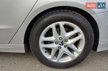 Седан Ford Fusion 2016 в 