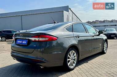 Седан Ford Fusion 2016 в 