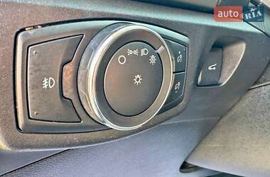 Седан Ford Fusion 2016 в 