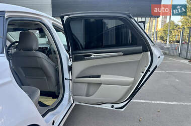 Седан Ford Fusion 2019 в 