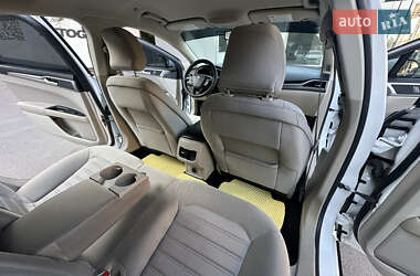 Седан Ford Fusion 2019 в 