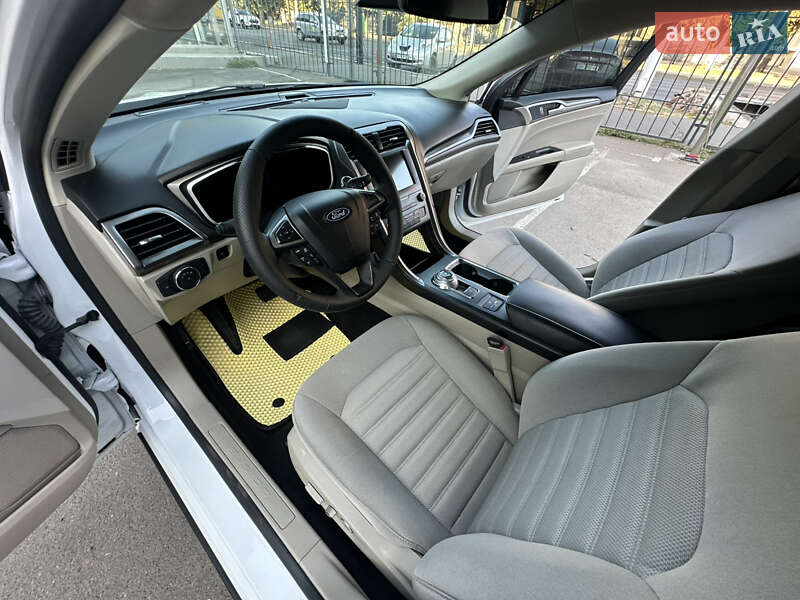 Седан Ford Fusion 2019 в Одессе