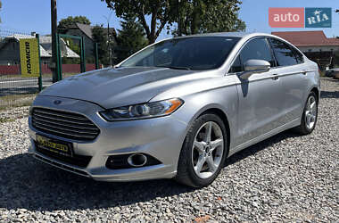 Седан Ford Fusion 2015 в 