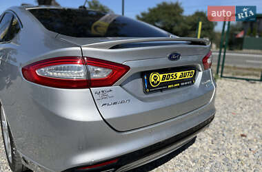 Седан Ford Fusion 2015 в 