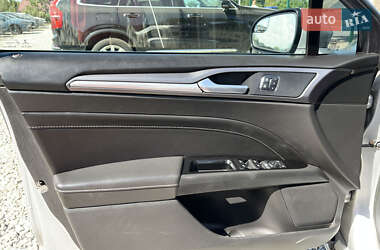 Седан Ford Fusion 2015 в 