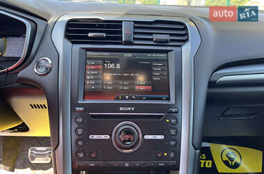 Седан Ford Fusion 2015 в 
