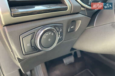 Седан Ford Fusion 2013 в 
