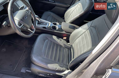Седан Ford Fusion 2013 в 