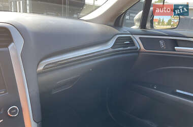 Седан Ford Fusion 2013 в 