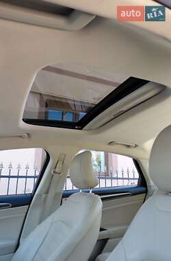 Седан Ford Fusion 2014 в Сокале