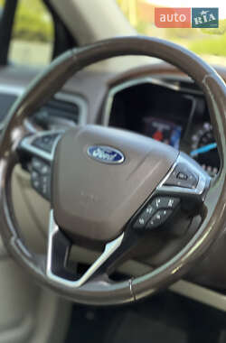 Седан Ford Fusion 2017 в 