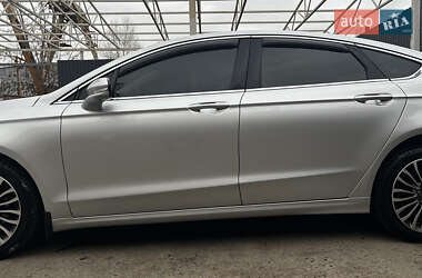 Седан Ford Fusion 2017 в 