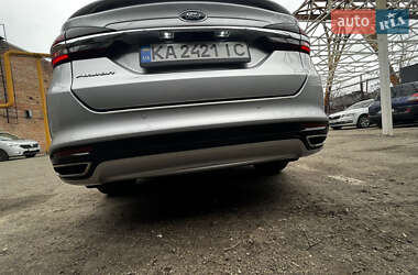 Седан Ford Fusion 2017 в 