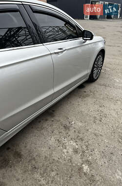 Седан Ford Fusion 2017 в 