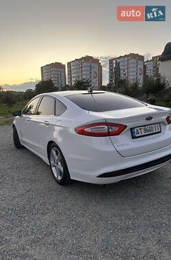Седан Ford Fusion 2013 в 