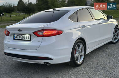 Седан Ford Fusion 2013 в 
