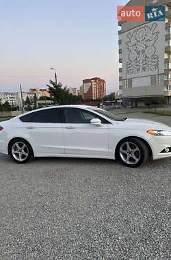 Седан Ford Fusion 2013 в 
