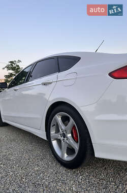 Седан Ford Fusion 2013 в 