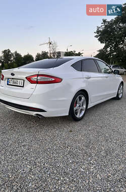 Седан Ford Fusion 2013 в 