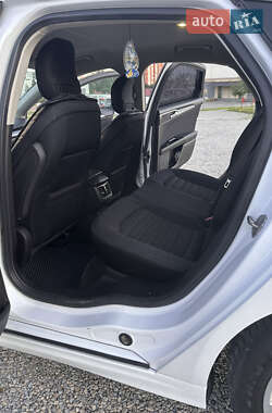 Седан Ford Fusion 2013 в 