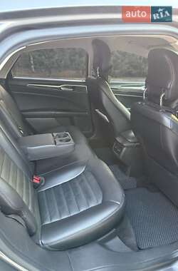 Седан Ford Fusion 2014 в 