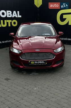 Седан Ford Fusion 2015 в Львові