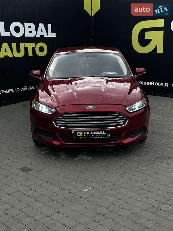 Седан Ford Fusion 2015 в 
