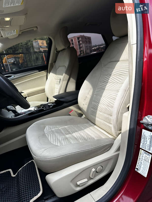 Седан Ford Fusion 2015 в Львове