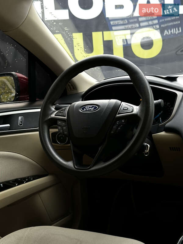 Седан Ford Fusion 2015 в Львове