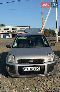 Хэтчбек Ford Fusion 2003 в 