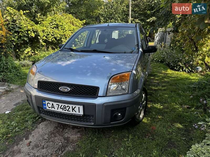 Седан Ford Fusion 2005 в 