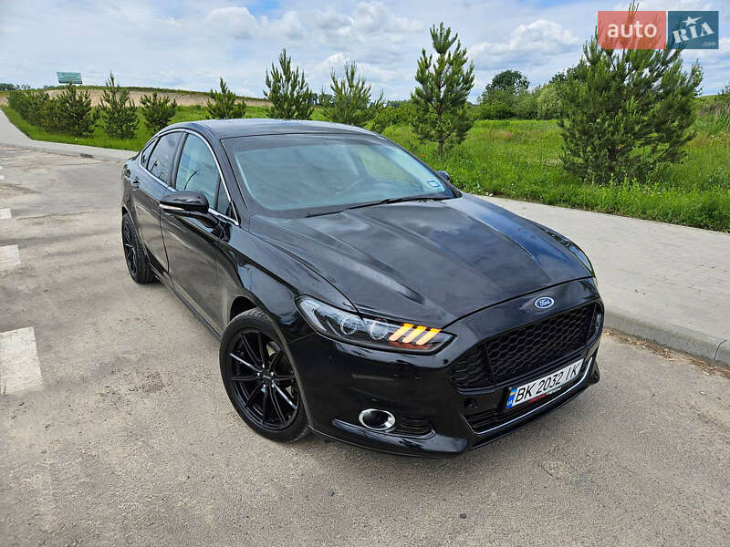 Седан Ford Fusion 2016 в Ровно