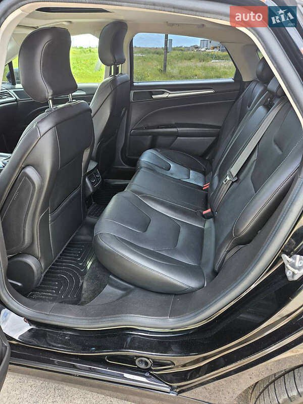 Седан Ford Fusion 2016 в Ровно
